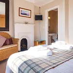 Pyet Farm House Pensión *