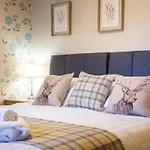 Pyet Farm House Pensión